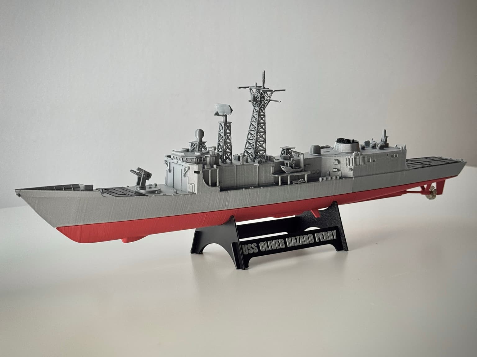 Fragata USS Oliver Hazard Perry Escala 1:350